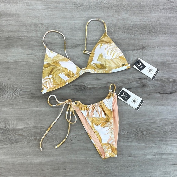 ☀️RIP CURL☀️ NAMOTU FIXED TRI NAMOTU SKIMPY PANT BIKINI SET - Picture 3 of 15